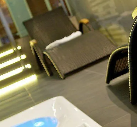 Hotel Lucivna ホテル