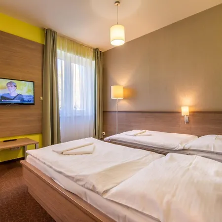Hotel Lucivna 3*