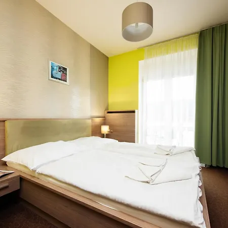 Hotel Lucivna 3*