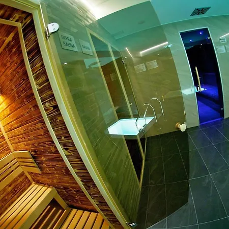 Hotel Lucivna 3*