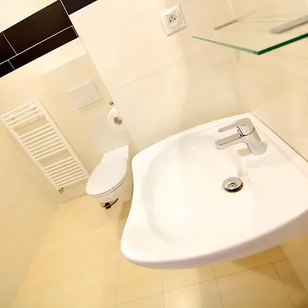 Hotel Lucivna Hotel