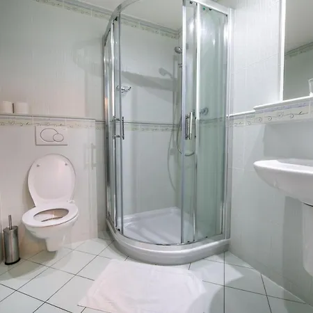 Hotel Lucivna 3*