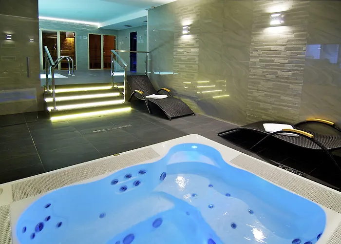 Hotel Lucivna Hotell 3*