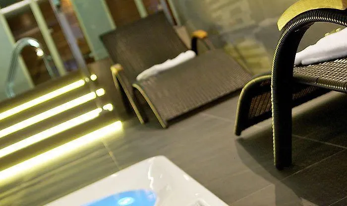 Hotel Lucivna Hotell
