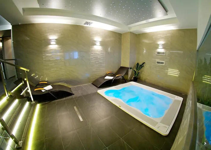 Hotel Lucivna 3*