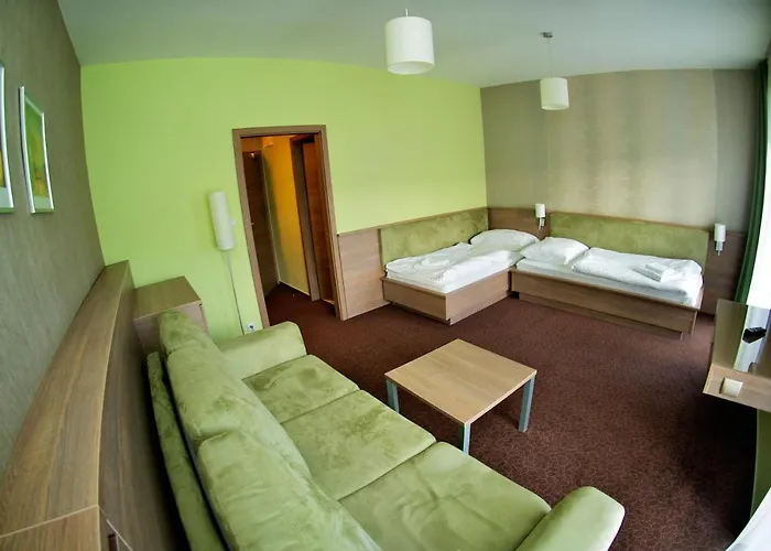 Hotel Lucivna Hotell 3*